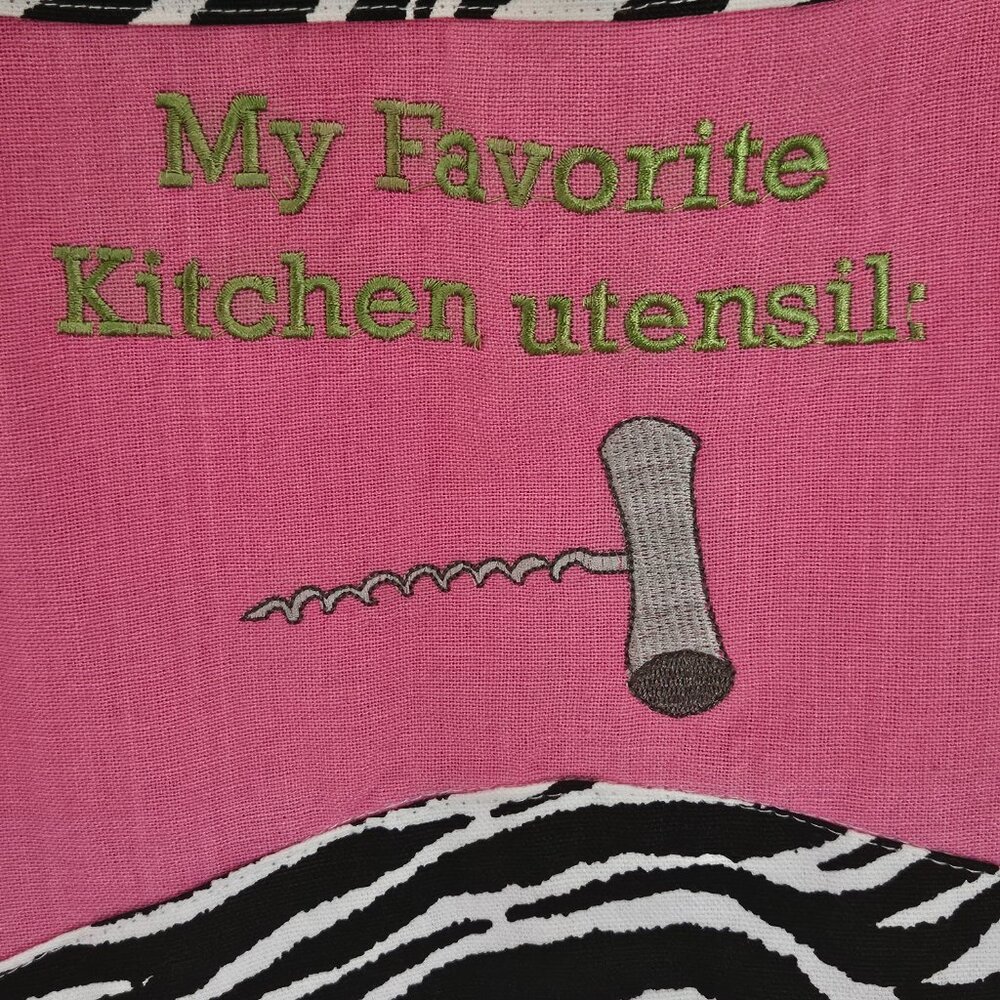 NWT Wine Opener My Favorite Kitchen Utensil Apron in Hot Pink & Zebra Print - Picture 4 of 10